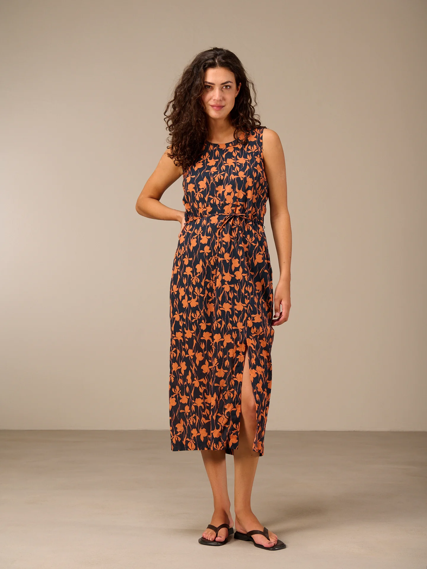 Kleider & Jumpsuits